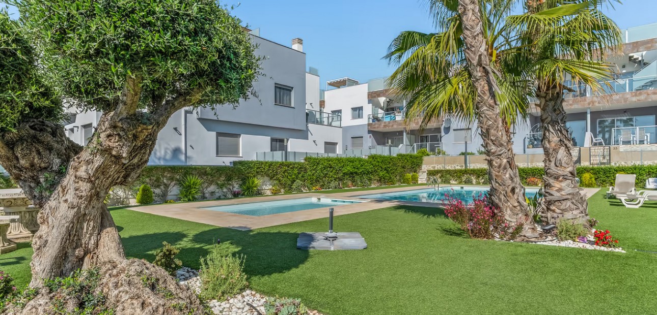 Sale - Semi Detached Villa -
Orihuela Costa - Punta Prima