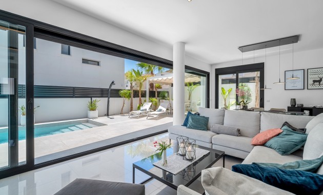 Sale - Detached Villa -
Guardamar del Segura - Los Secanos