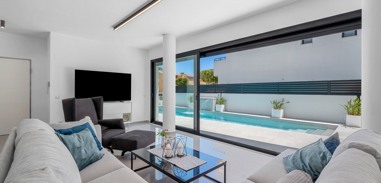Sale - Detached Villa -
Guardamar del Segura - Los Secanos