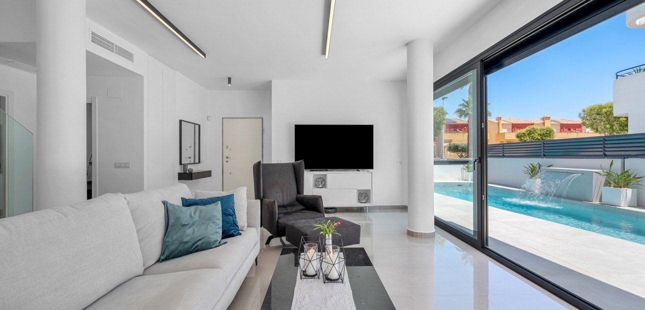 Sale - Detached Villa -
Guardamar del Segura - Los Secanos