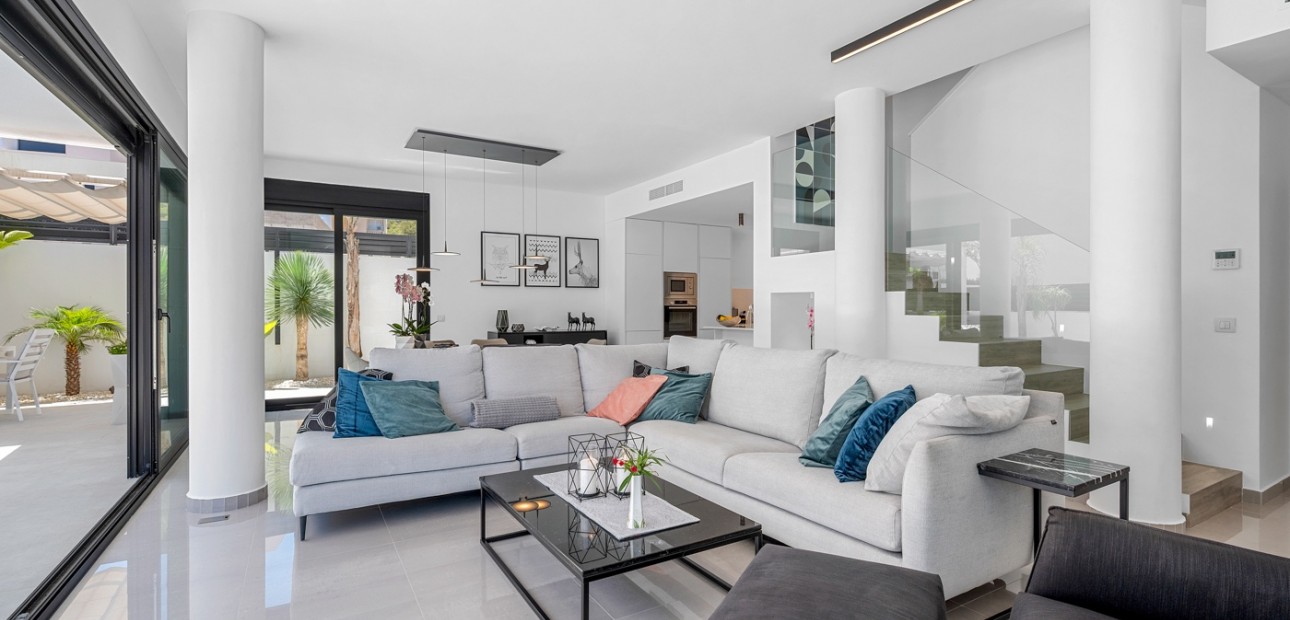 Sale - Detached Villa -
Guardamar del Segura - Los Secanos