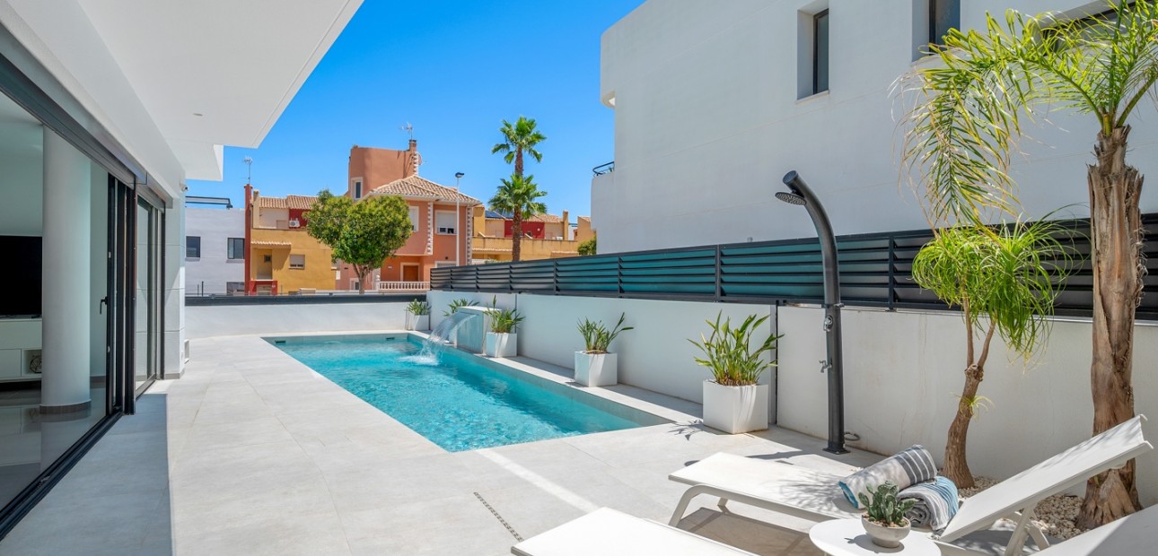 Sale - Detached Villa -
Guardamar del Segura - Los Secanos