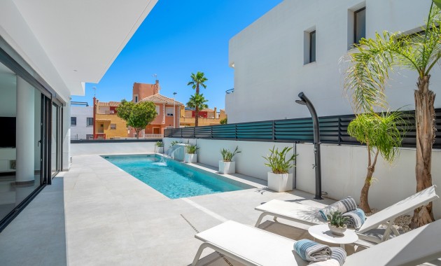 Sale - Detached Villa -
Guardamar del Segura - Los Secanos