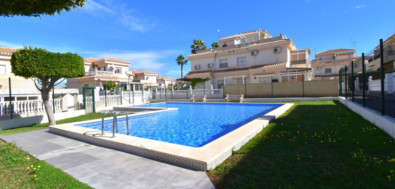 Sale - Townhouse -
Orihuela Costa - Playa Flamenca