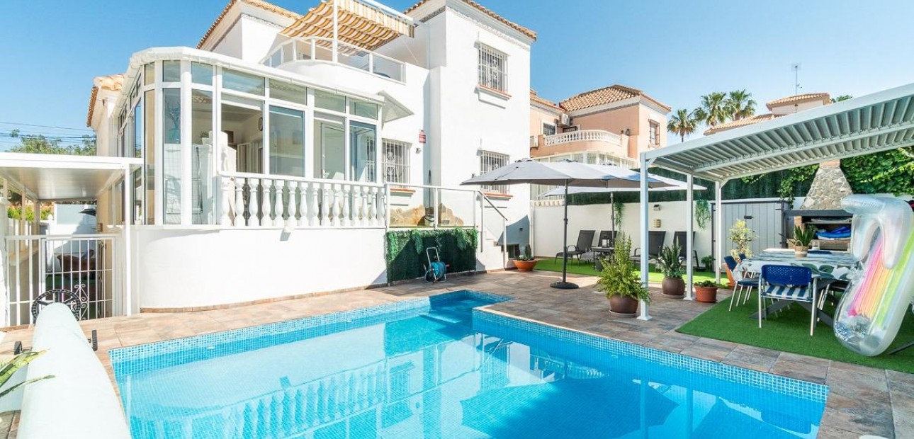 Sale - Villa -
San Miguel de Salinas - Las filipinas