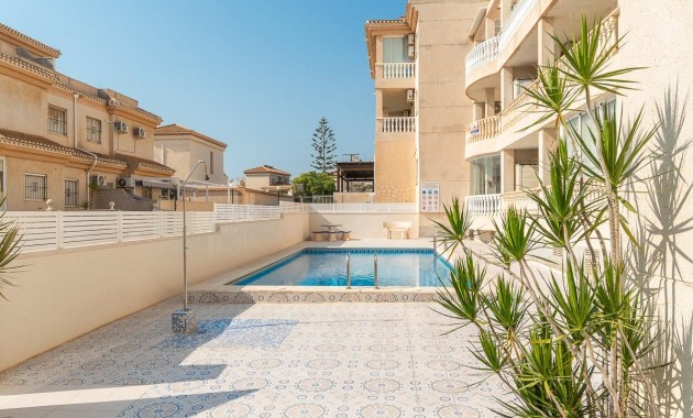 Sale - Apartment / flat -
Orihuela Costa - Playa Flamenca