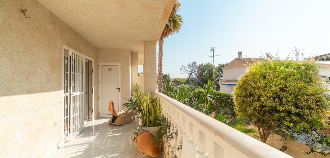 Sale - Apartment / flat -
Orihuela Costa - Playa Flamenca