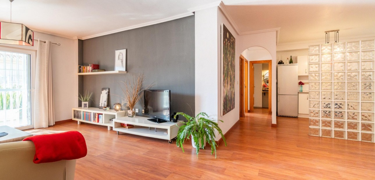 Sale - Apartment / flat -
Orihuela Costa - Playa Flamenca