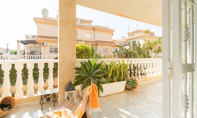 Sale - Apartment / flat -
Orihuela Costa - Playa Flamenca