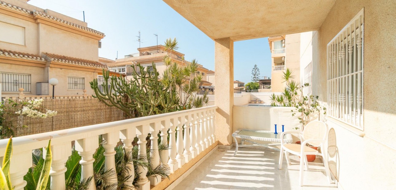 Sale - Apartment / flat -
Orihuela Costa - Playa Flamenca