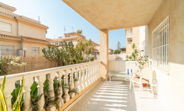 Sale - Apartment / flat -
Orihuela Costa - Playa Flamenca