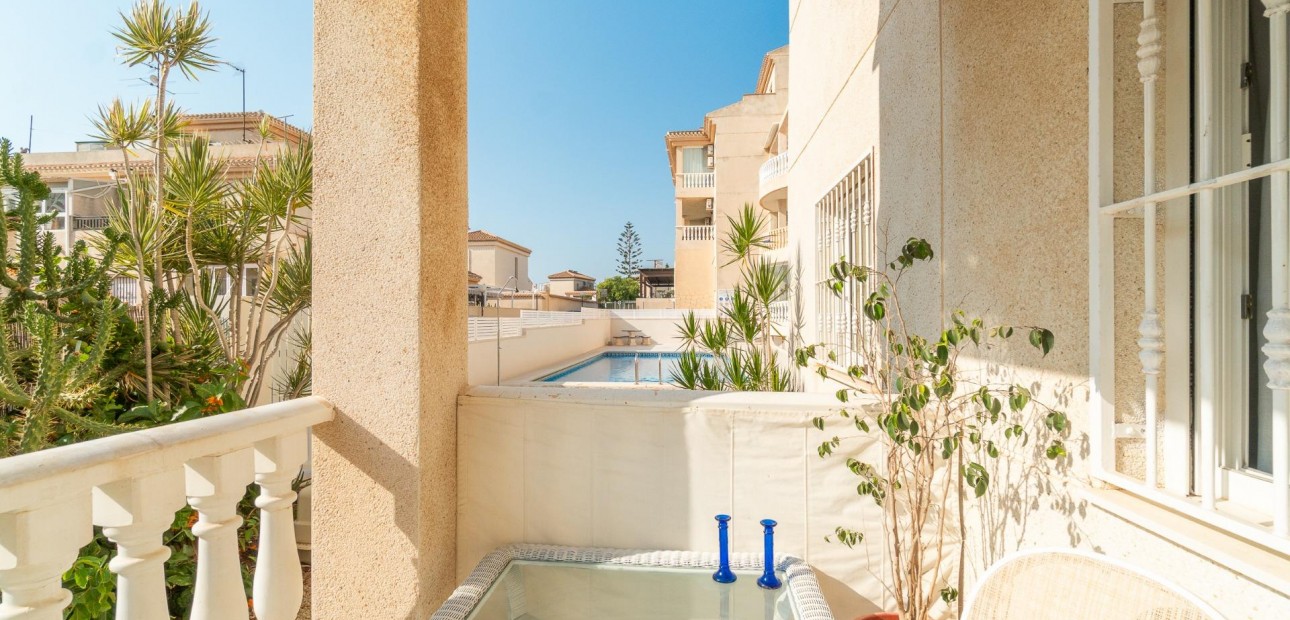 Sale - Apartment / flat -
Orihuela Costa - Playa Flamenca