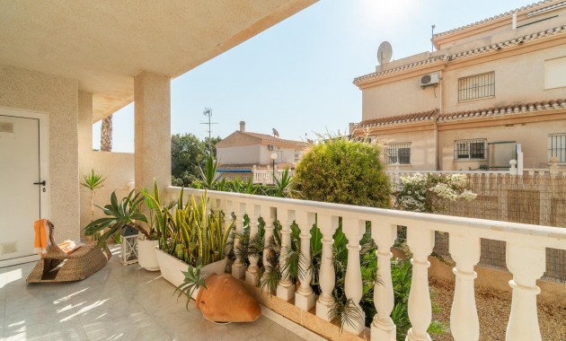Sale - Apartment / flat -
Orihuela Costa - Playa Flamenca