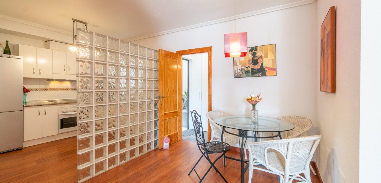 Sale - Apartment / flat -
Orihuela Costa - Playa Flamenca