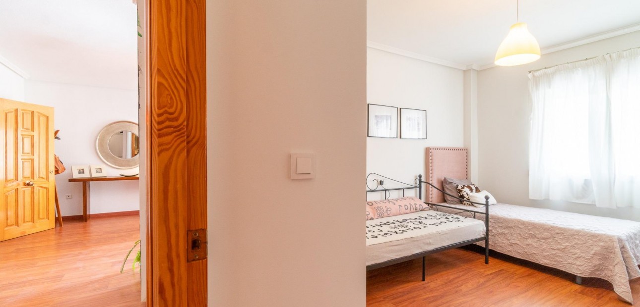 Sale - Apartment / flat -
Orihuela Costa - Playa Flamenca
