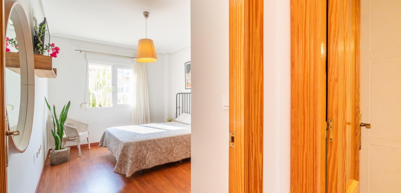 Sale - Apartment / flat -
Orihuela Costa - Playa Flamenca
