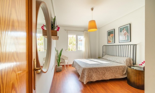 Sale - Apartment / flat -
Orihuela Costa - Playa Flamenca