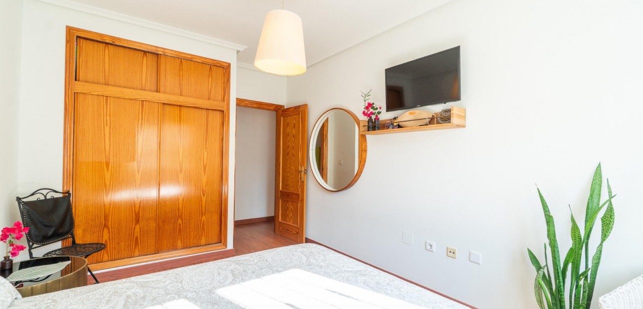 Sale - Apartment / flat -
Orihuela Costa - Playa Flamenca
