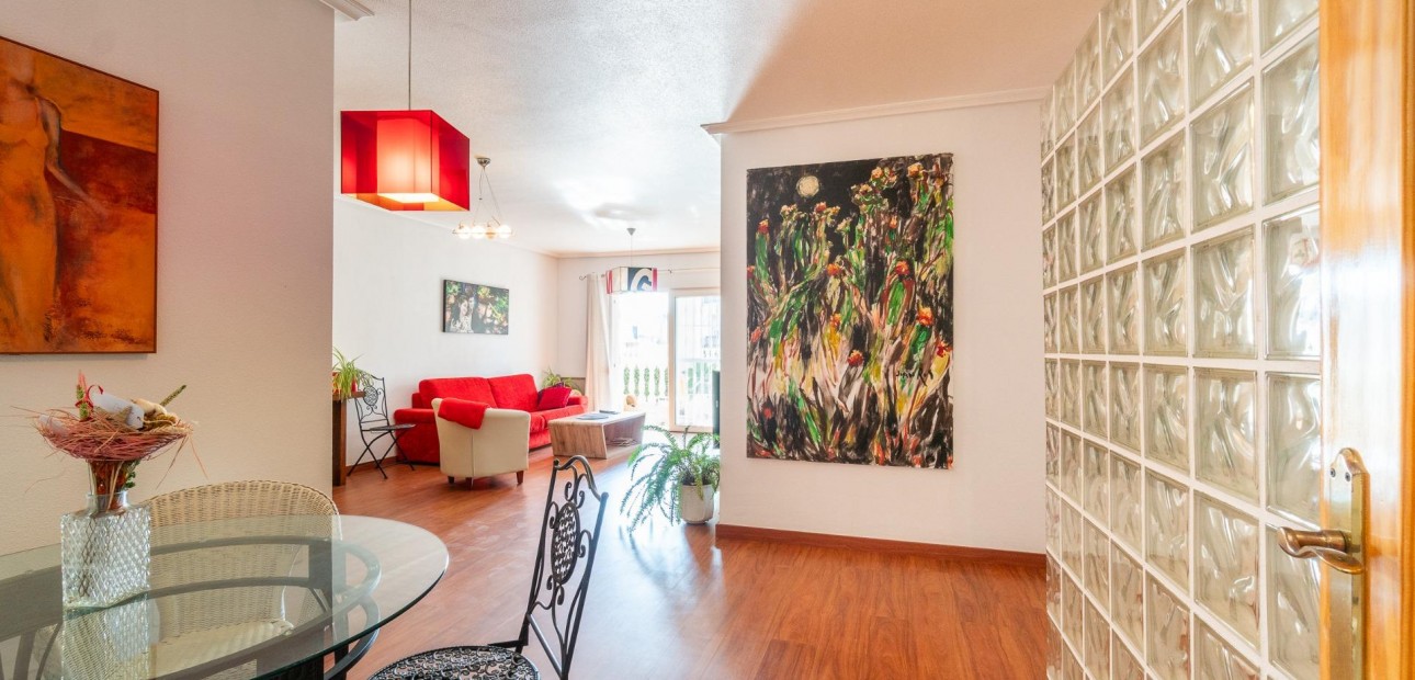 Sale - Apartment / flat -
Orihuela Costa - Playa Flamenca