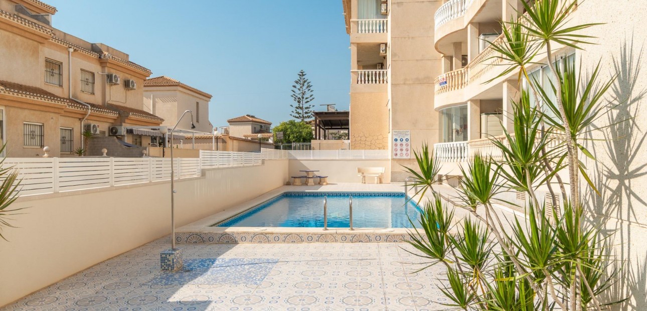 Sale - Apartment / flat -
Orihuela Costa - Playa Flamenca