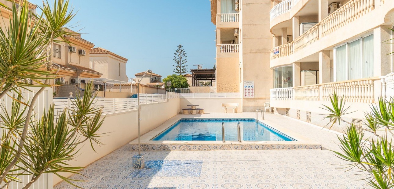 Sale - Apartment / flat -
Orihuela Costa - Playa Flamenca