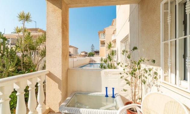 Sale - Apartment / flat -
Orihuela Costa - Playa Flamenca