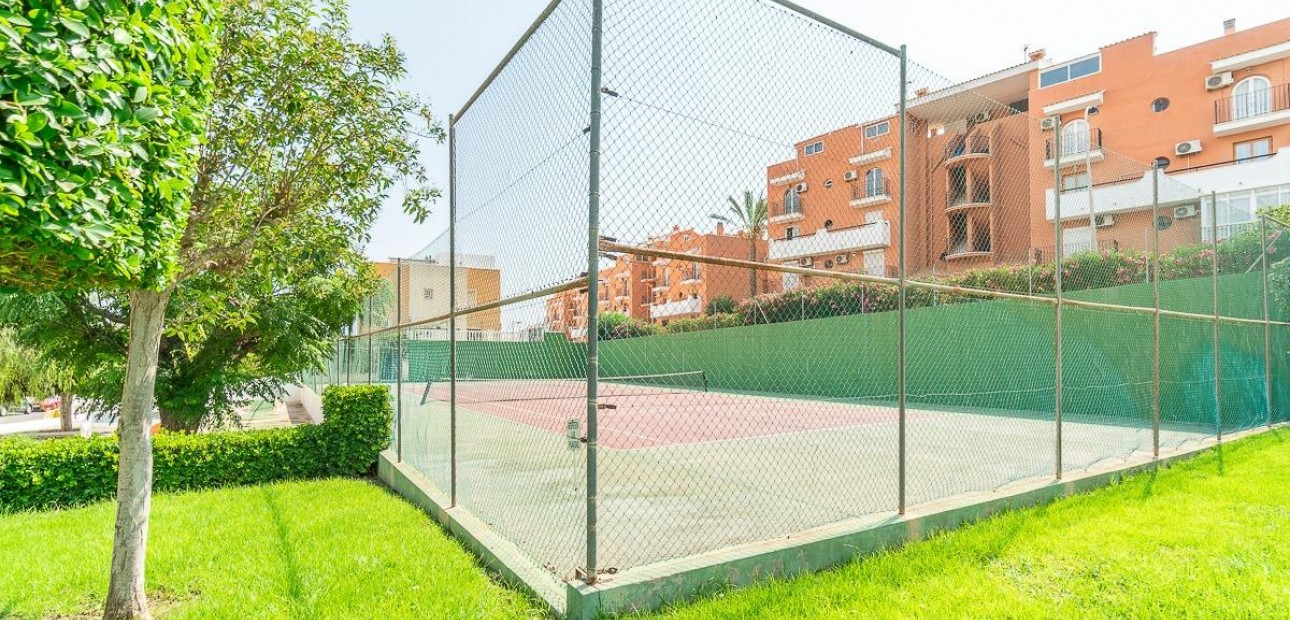 Sale - Apartment / flat -
Torrevieja - Torreblanca