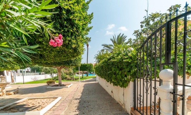 Sale - Apartment / flat -
Torrevieja - Torreblanca