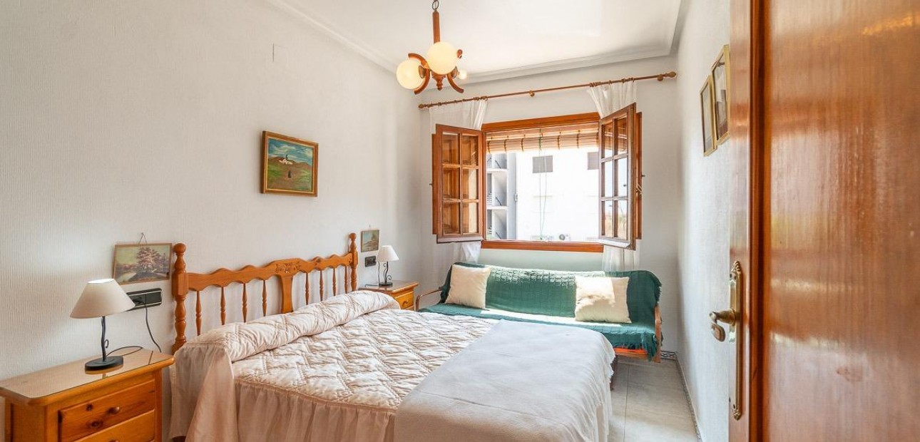 Sale - Apartment / flat -
Torrevieja - Torreblanca