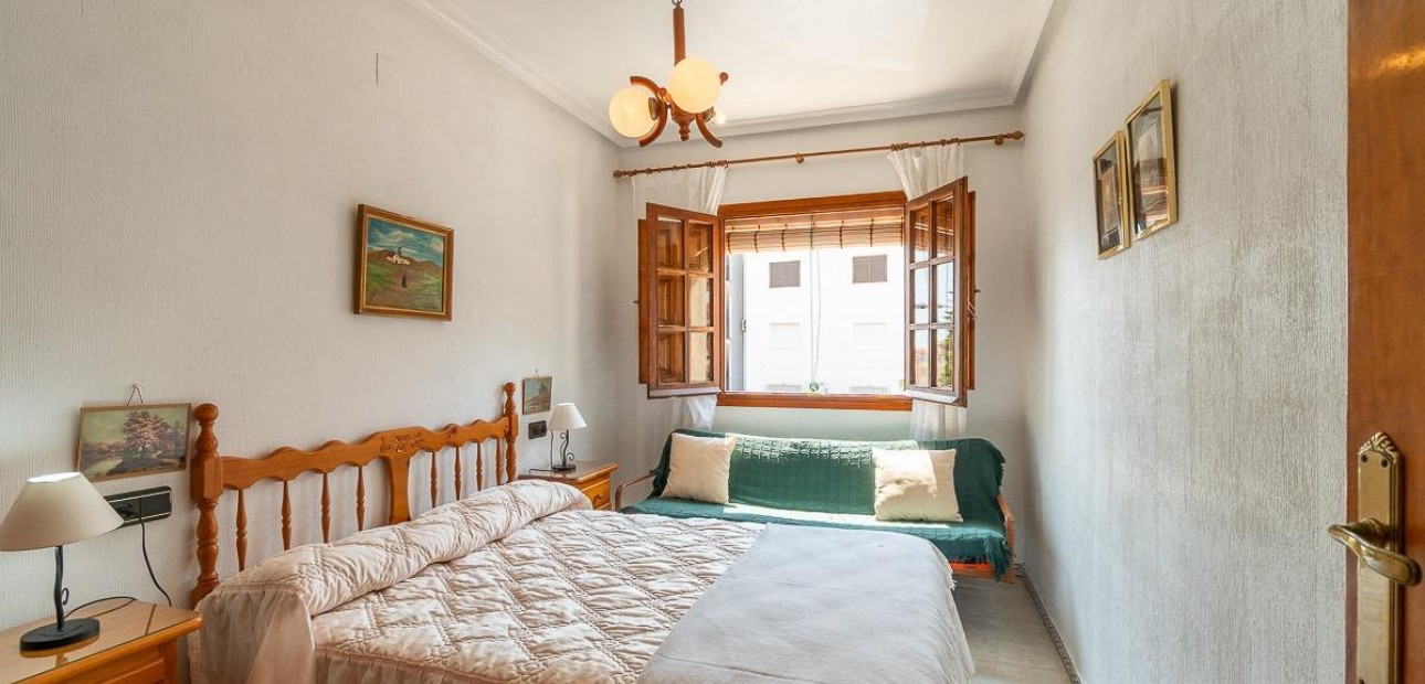 Sale - Apartment / flat -
Torrevieja - Torreblanca