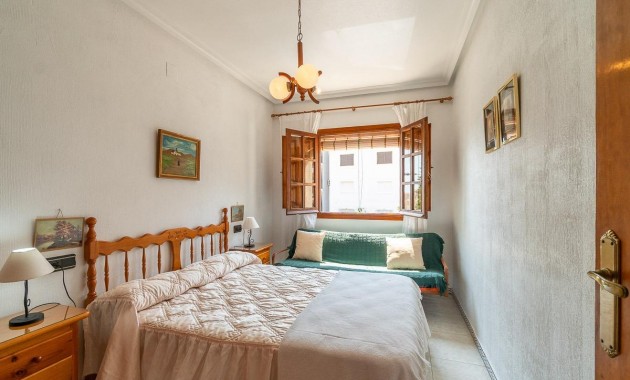 Sale - Apartment / flat -
Torrevieja - Torreblanca