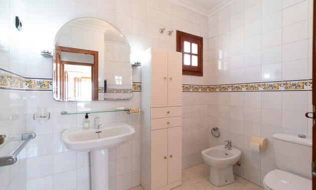 Sale - Apartment / flat -
Torrevieja - Torreblanca