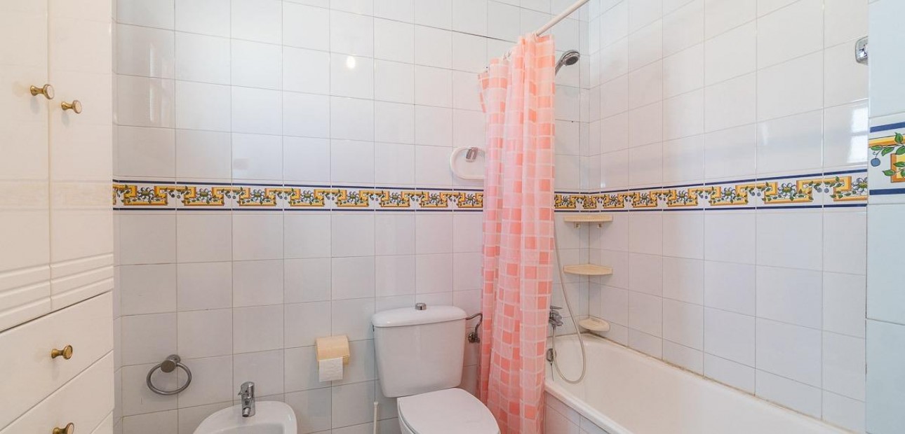 Sale - Apartment / flat -
Torrevieja - Torreblanca