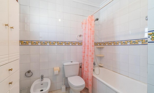 Sale - Apartment / flat -
Torrevieja - Torreblanca