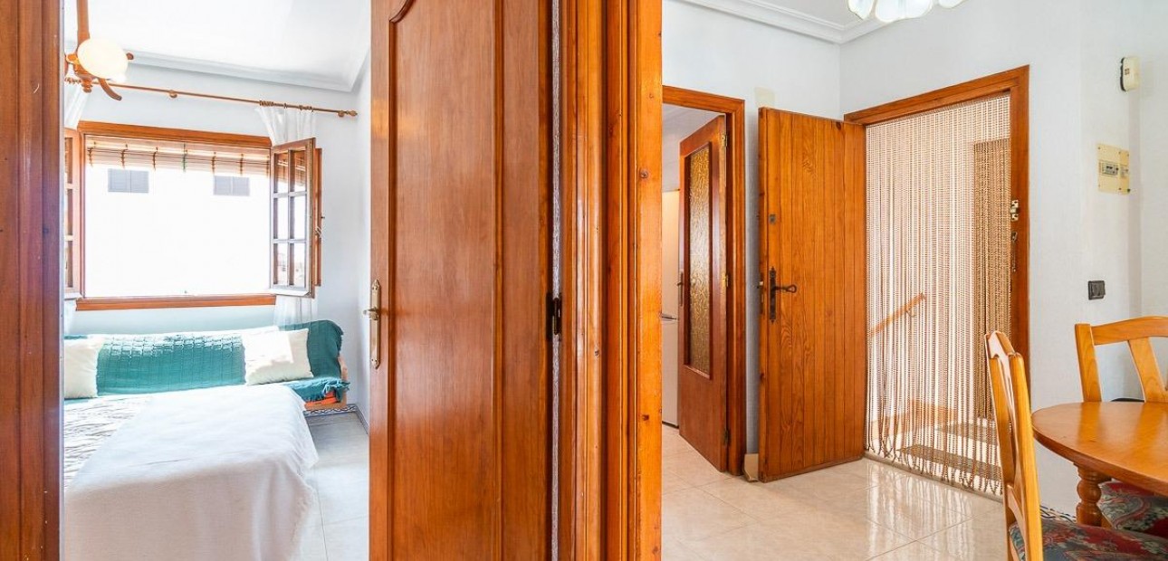 Sale - Apartment / flat -
Torrevieja - Torreblanca
