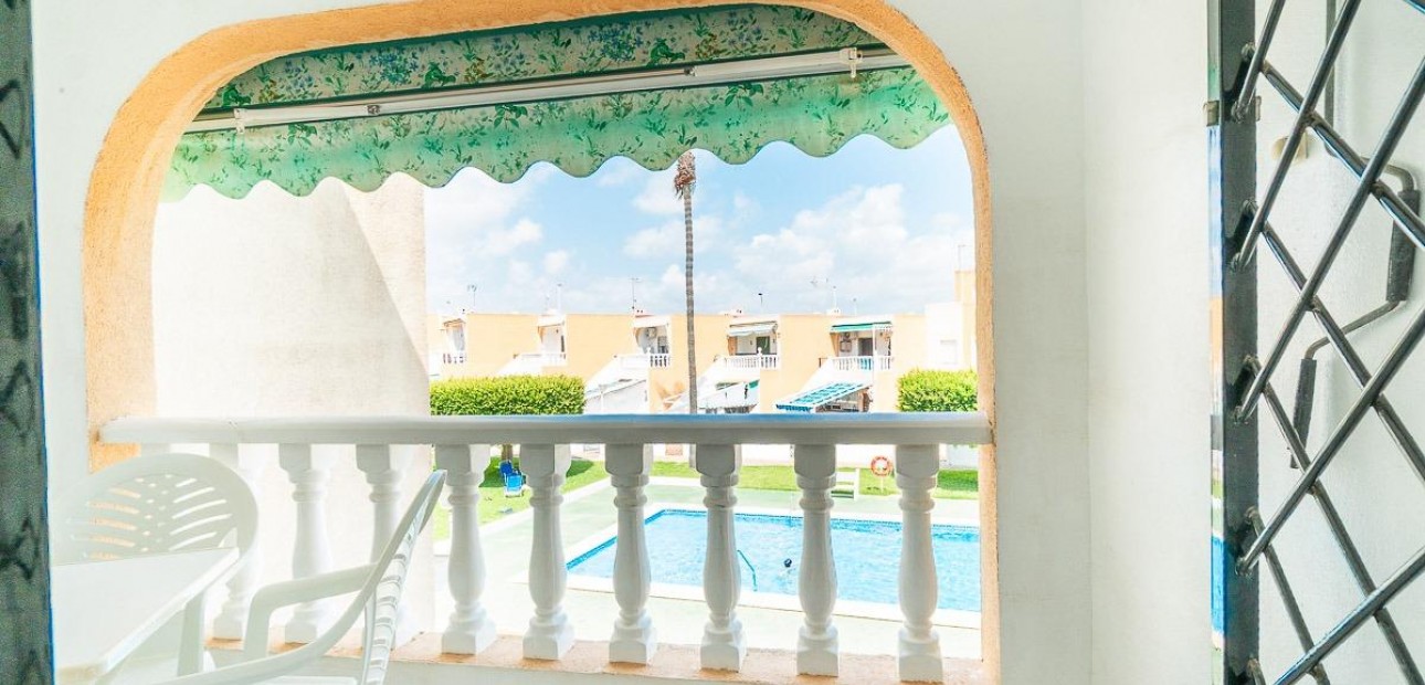 Sale - Apartment / flat -
Torrevieja - Torreblanca