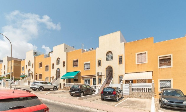 Sale - Apartment / flat -
Torrevieja - Torreblanca