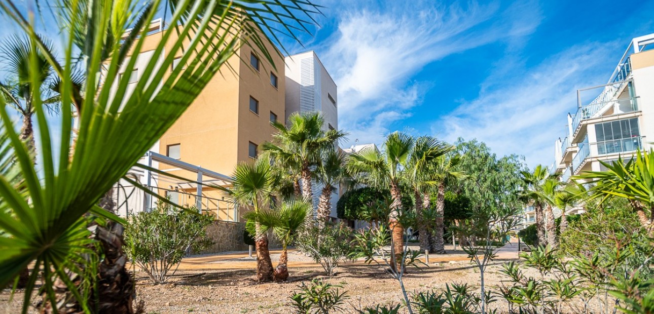 Sale - Apartment / flat -
Orihuela Costa - Los Dolses