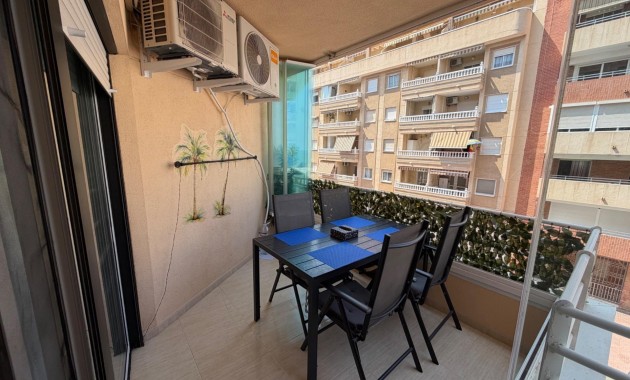 Sale - Apartment / flat -
Torrevieja - Playa del cura