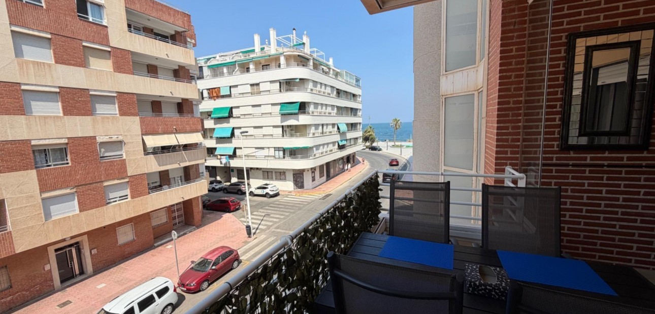 Sale - Apartment / flat -
Torrevieja - Playa del cura