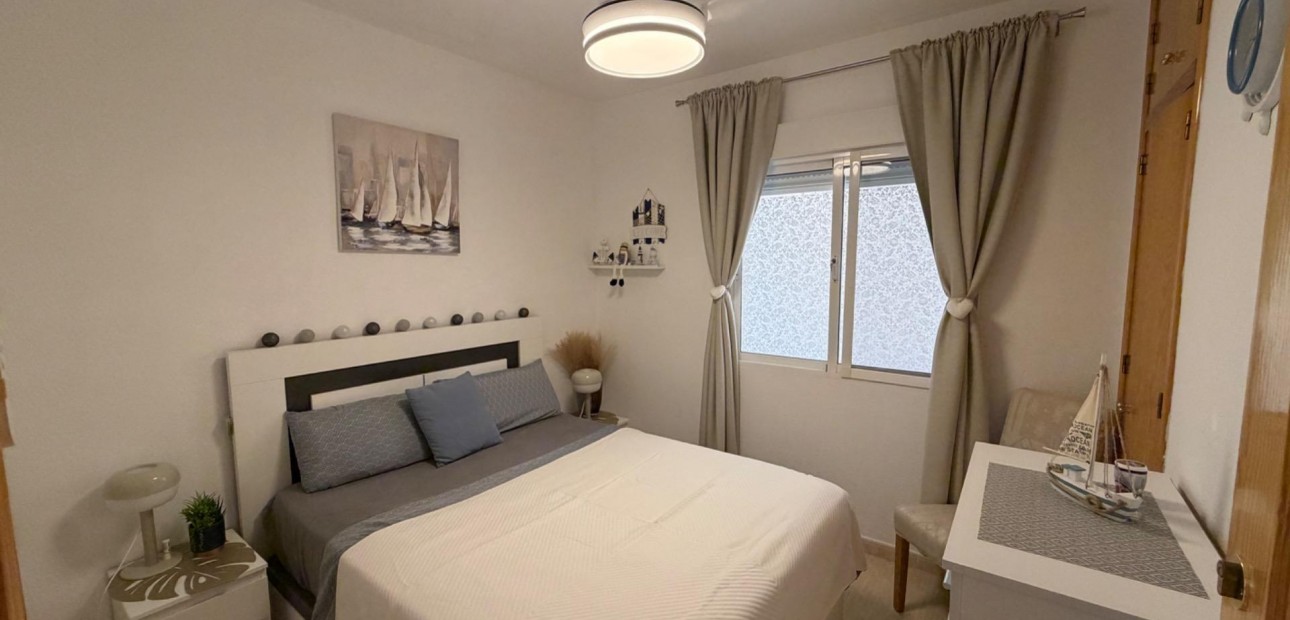 Sale - Apartment / flat -
Torrevieja - Playa del cura