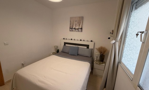 Sale - Apartment / flat -
Torrevieja - Playa del cura