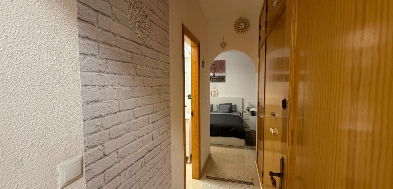 Sale - Apartment / flat -
Torrevieja - Playa del cura