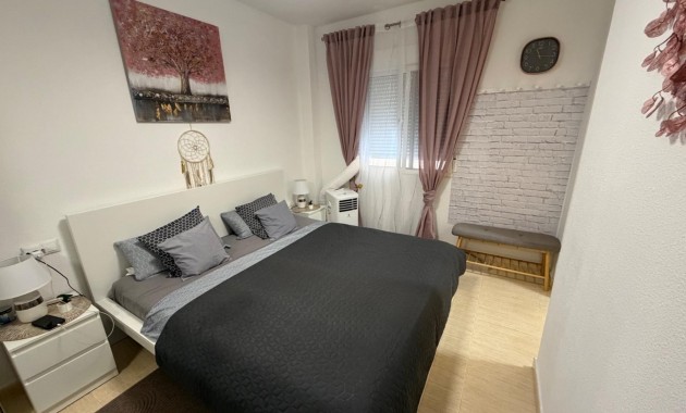 Sale - Apartment / flat -
Torrevieja - Playa del cura
