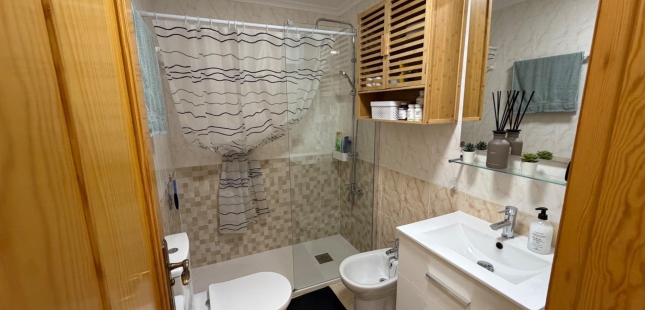 Sale - Apartment / flat -
Torrevieja - Playa del cura