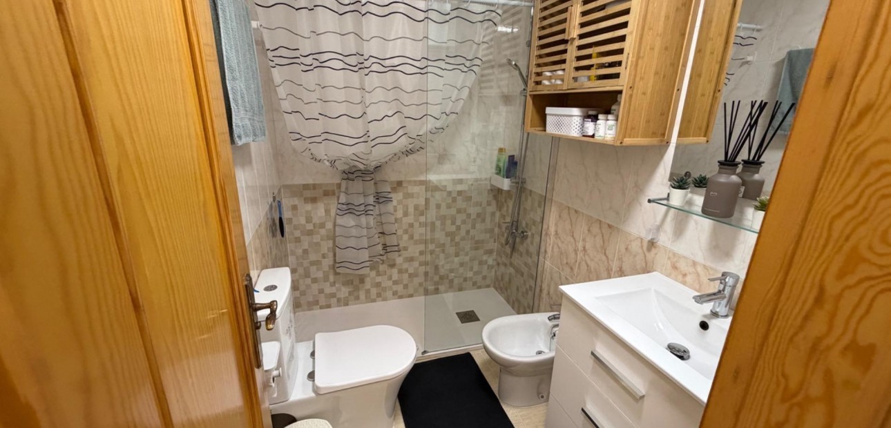 Sale - Apartment / flat -
Torrevieja - Playa del cura