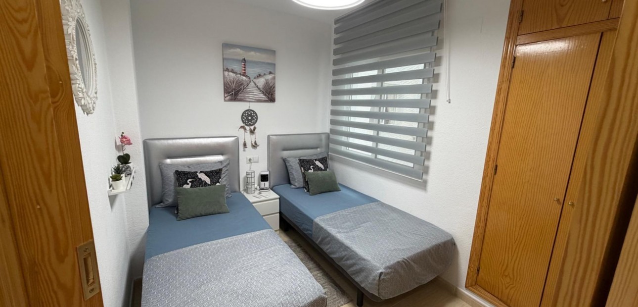 Sale - Apartment / flat -
Torrevieja - Playa del cura