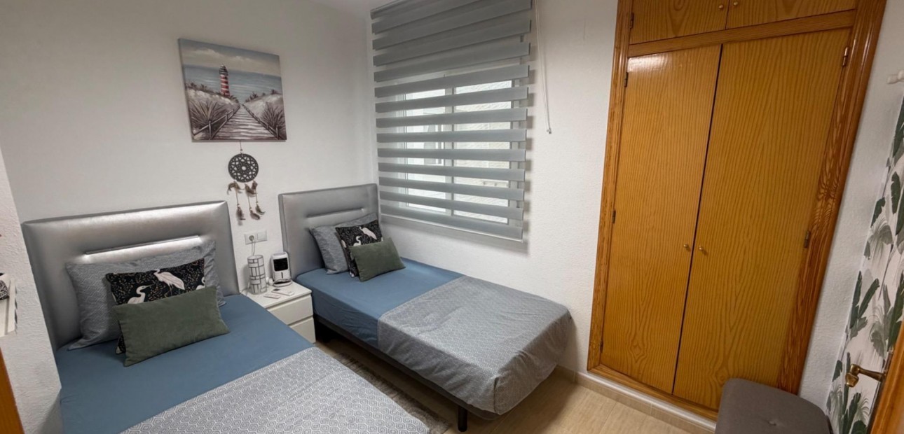Sale - Apartment / flat -
Torrevieja - Playa del cura