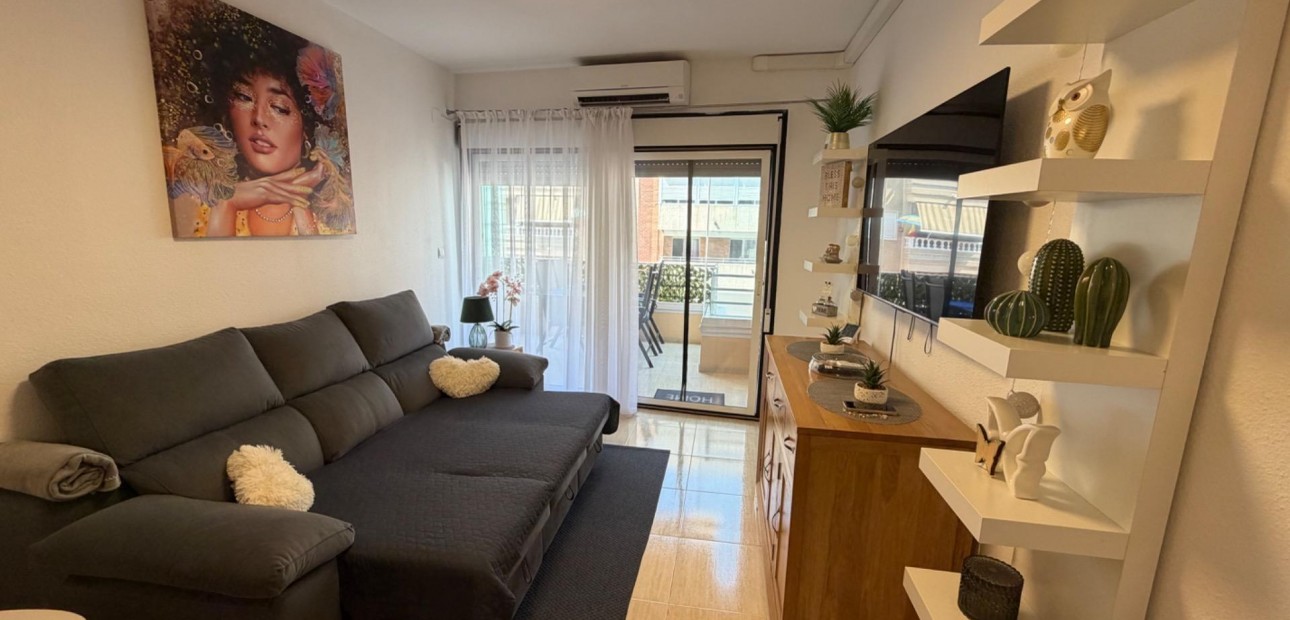 Sale - Apartment / flat -
Torrevieja - Playa del cura