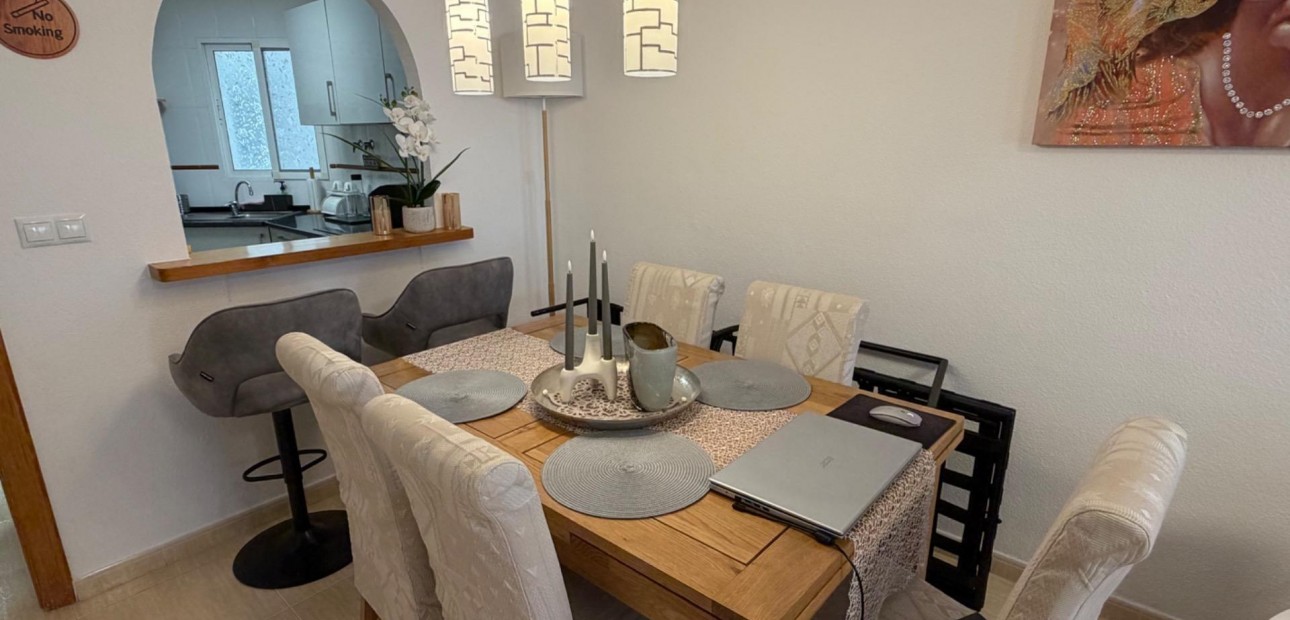 Sale - Apartment / flat -
Torrevieja - Playa del cura